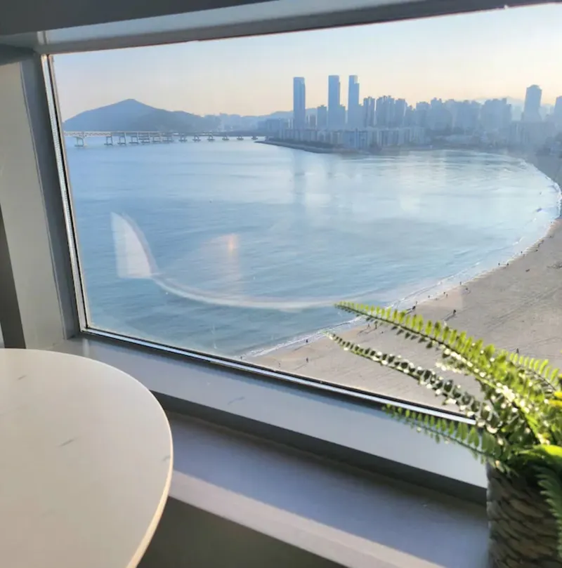 [Suyeong, Busan] A hot place, emotional accommodation just 1 minute from the beach 24