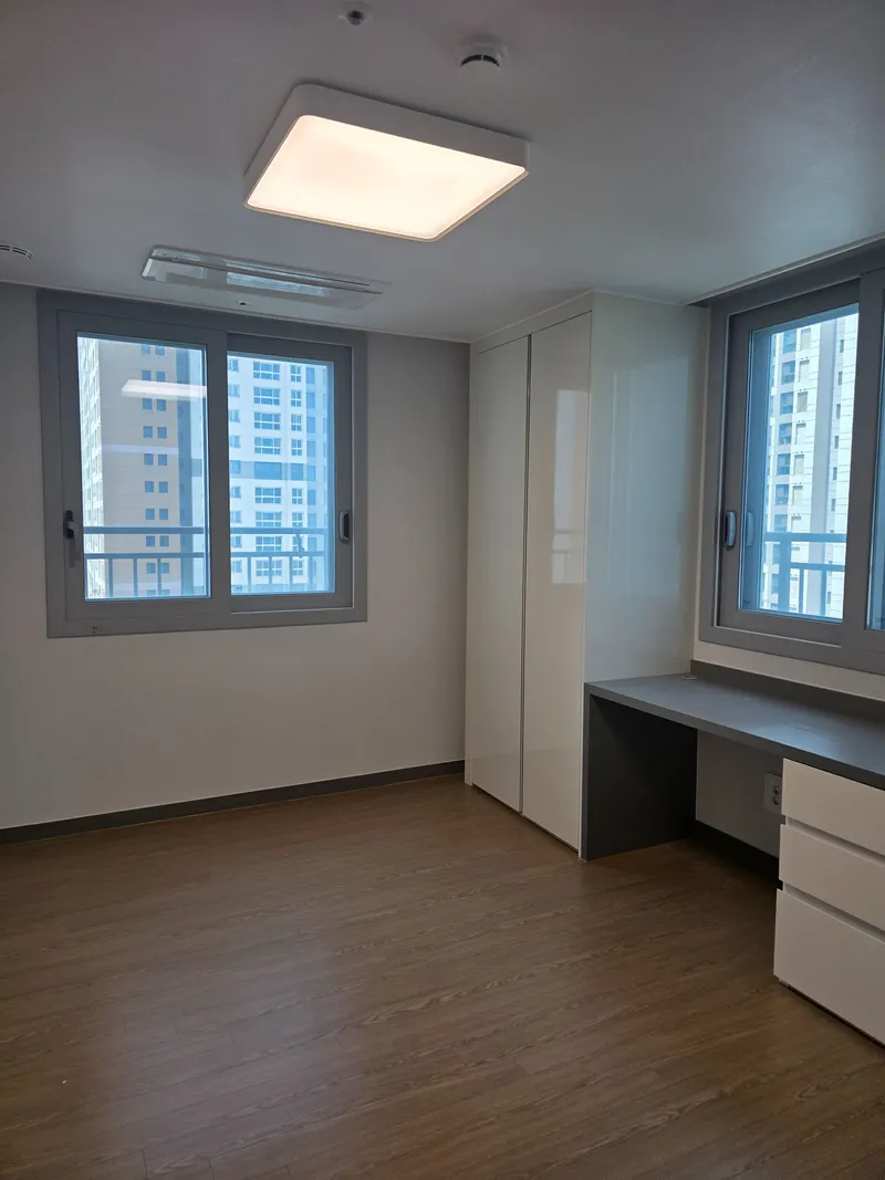 [Yeonsu, Incheon] 10-person ocean view full air conditioning 35 pyeong newly built 4-room apt 31