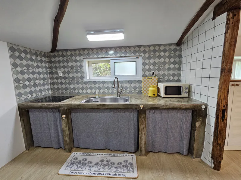 [Namwon, Seogwipo] Taeheung Jeju Original Gojae, detached house, front and back yards, dogs and cats allowed 13