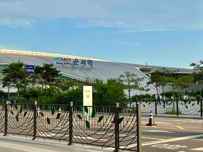 [Yeongjong, Incheon] 5 minutes from Yeongjong Unseo Station, 3 rooms/2 bathrooms, hotel bedding, convenience store 30s 62