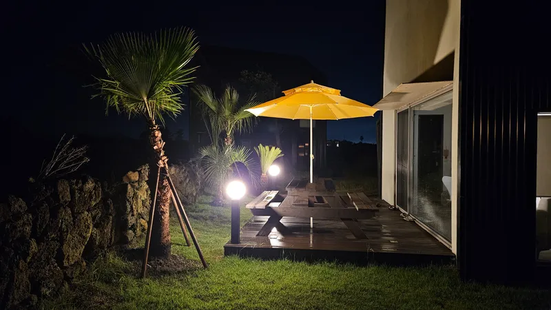 [Gujwa, Jeju] A detached house with a beautiful view of the sea, stone walls, and fields, 30 seconds from the entrance to the complex. 113
