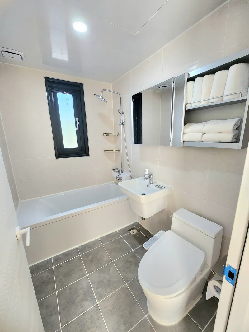 [Andeok, Seogwipo] Sanbangsan Mountain, Jeju Island, near the sea_Hallasan Mountain view_Private yard house 9