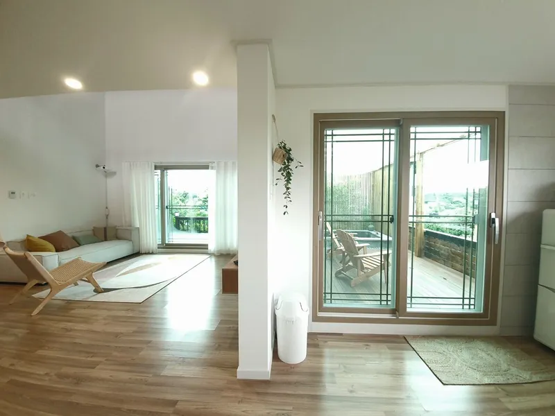 [Seongsan, Seogwipo] #Instagrammable #Grass #Yard #Jacuzzi #Duplex #Independent #Stone Wall 10