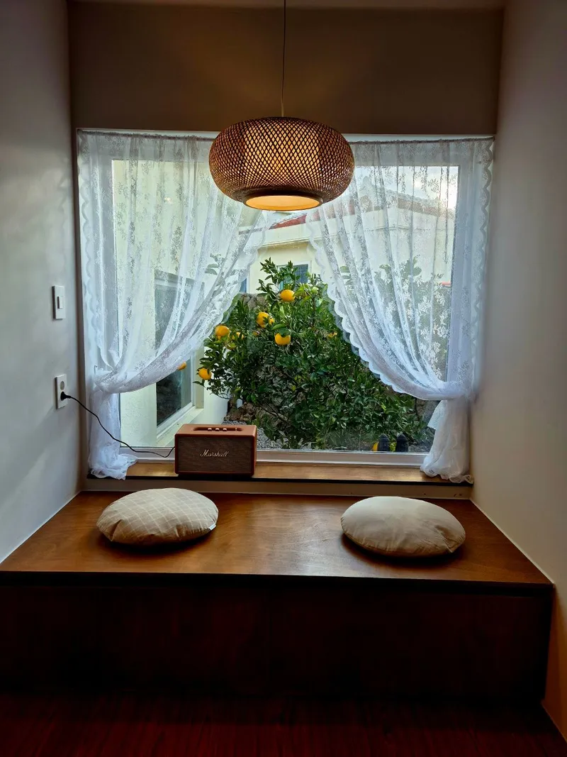 [Hallim, Jeju] A pretty remodeled old house with a stone wall and a yard. 9
