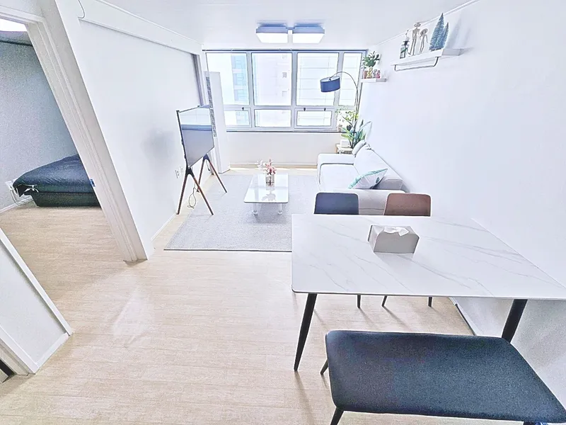 [Haeundae, Busan] 2-minute walk from the beach, ocean view three-room, lowest price 14