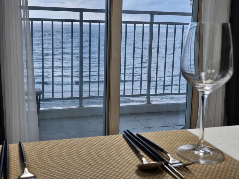 [Yangyang] Front ocean view, 4 people, bed sunrise view, spacious terrace, full options, OTT available 12