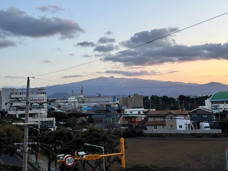 [Hwabuk 1-dong, Jeju] Jeju Port, Hwabuk Byeoldobong near the sea 50
