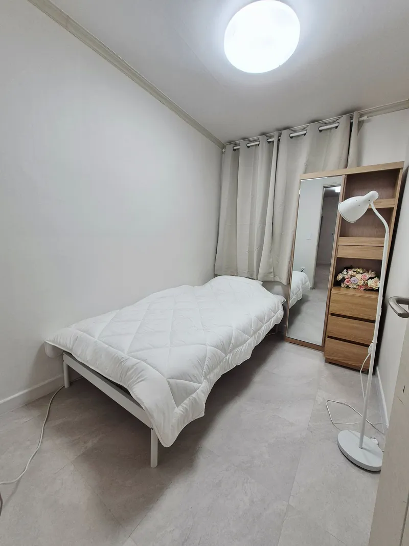 [Mapo, Seoul] Three-room apartment for a large family in the immediate vicinity of Sinchon Station 7