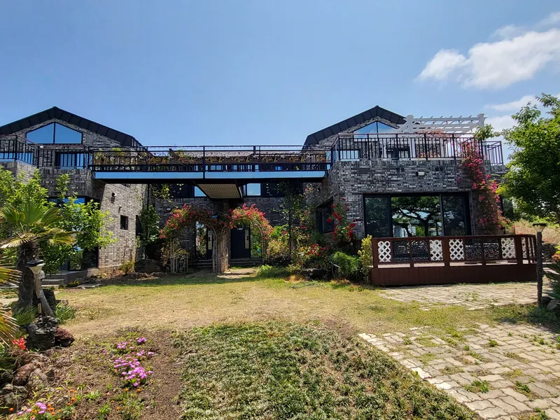 [Gujwa, Jeju] 500-pyeong flower yard independent pool villa better than swimming steam sauna Nakako front view #Cherry blossoms 9