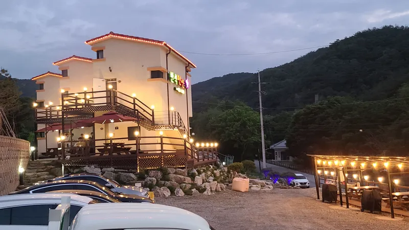 [Goesan] The best pine tree for rest and recuperation in the clean area of Hwayang Valley in Mt. Sokri 20