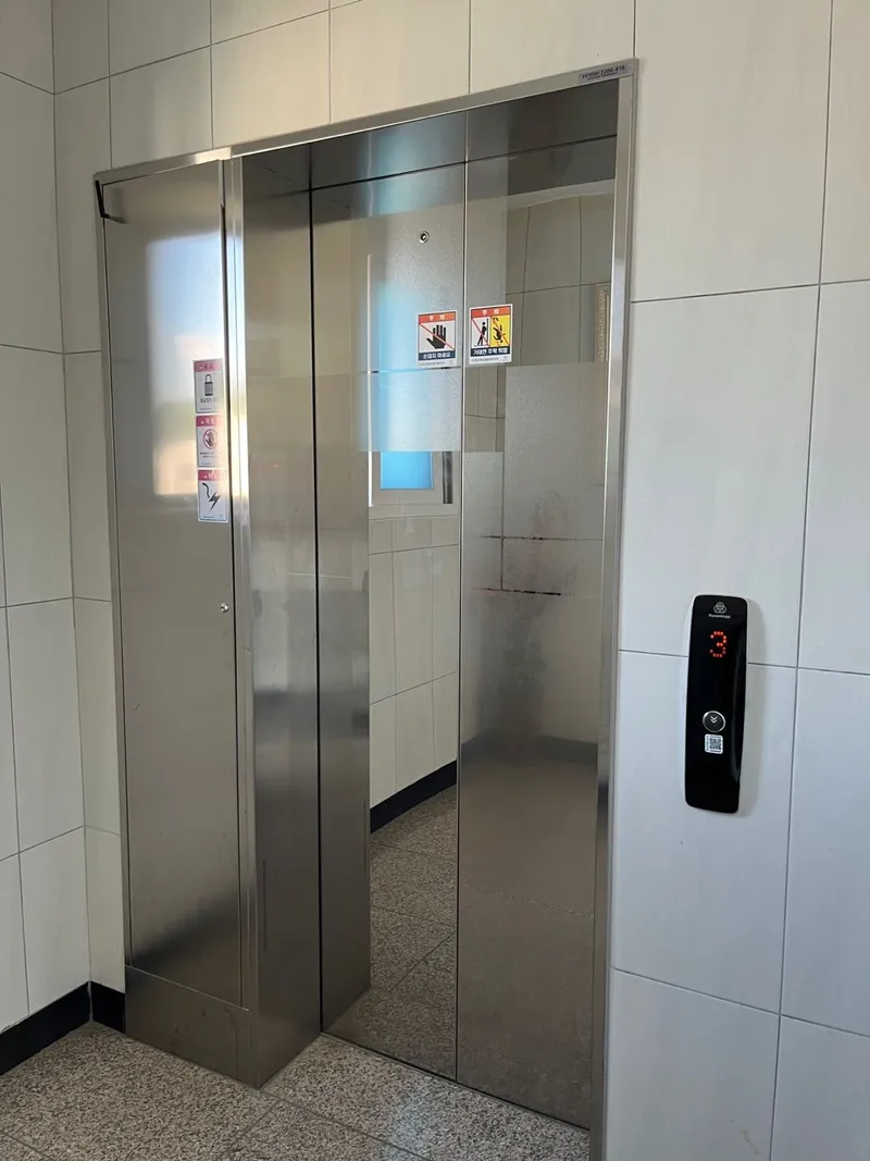 [Yeongjong, Incheon] Double bed studio apartment with elevator and full options near Incheon Airport 11