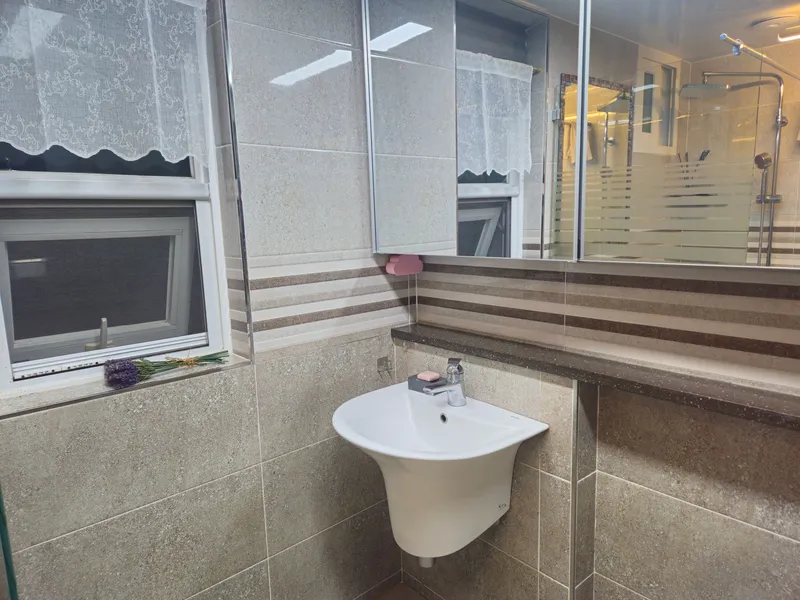 [Yangsan] Yangsan, Gyeongnam Province - Yangsan Station/Newly built duplex. 50 pyeong (approximately 160 sq ft). 3 bedrooms. 2 living rooms. 3 bathrooms. 33