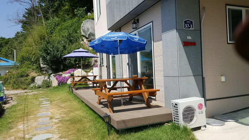 [Yangyang] Right in front of the beach, a seaside fishing village, Ondol one-room (1st floor, room 102) 18