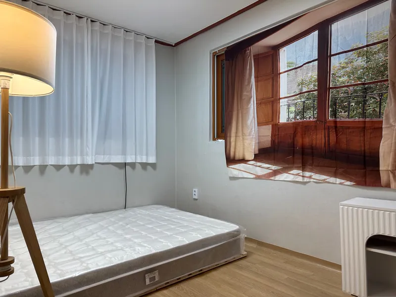 [Seongdong, Seoul] A large room with good sunlight in the immediate vicinity of Singeumho Station/Pets allowed/Women only 8