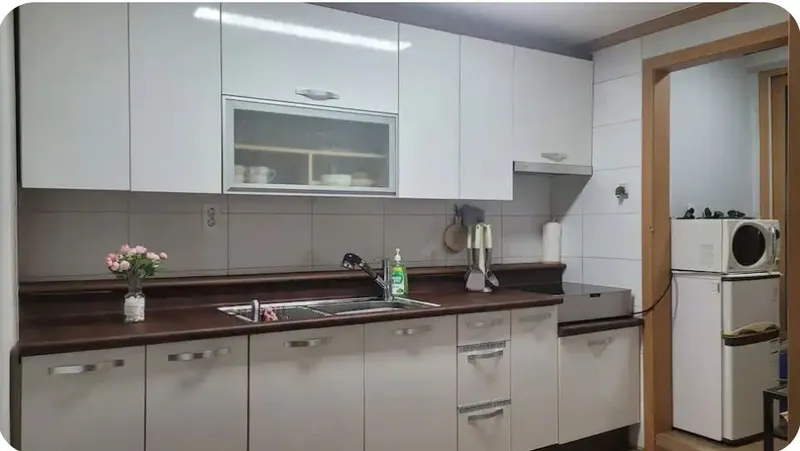 [Michuhol, Incheon] 5 minutes from Ganseok Station, a beautiful two-room large living room with a maximum of 4 people beam projector 6