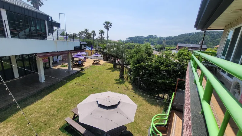 [제주 애월] 가성비 감성숙소,75인치TV,실평수15평,테라스,잔디마당 33