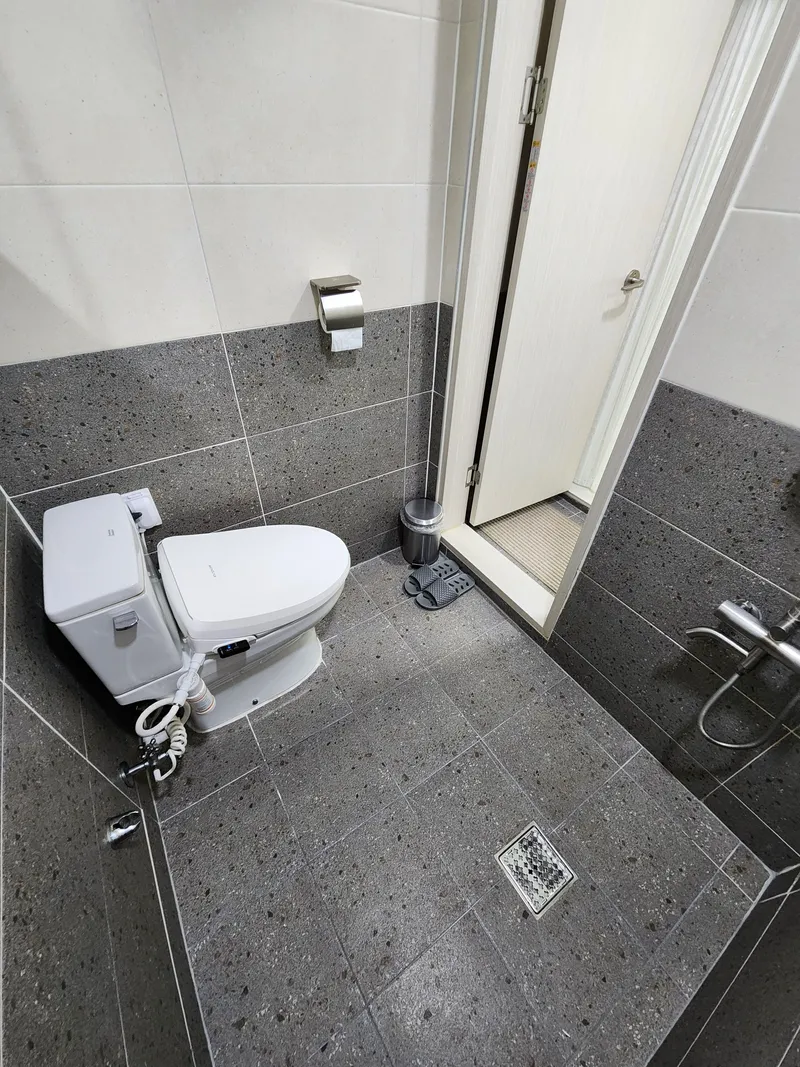 [Suwon][Suwon Paldal] Quiet and cozy accommodation within walking distance of Banghwasuryujeong 17
