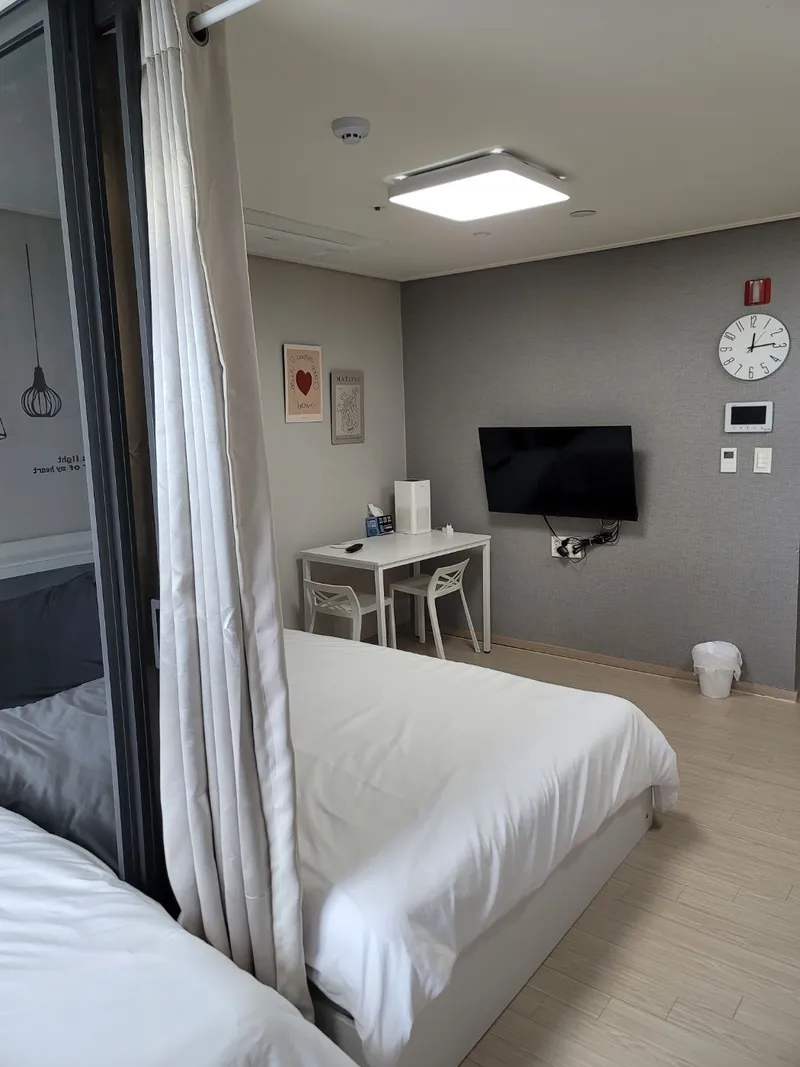 [Donghae] Room 708 Latex Twin Bed Ocean View (New Room) 3