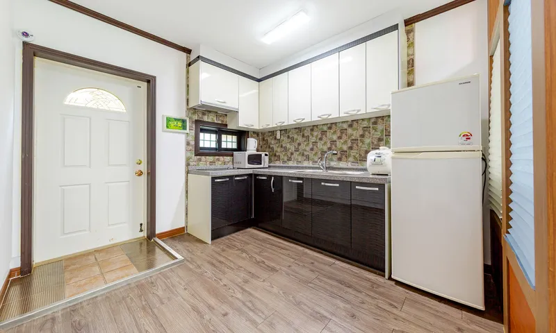 [Geoje] A resort pension on Gajodo Island, located midway between Geoje and Tongyeong. 6