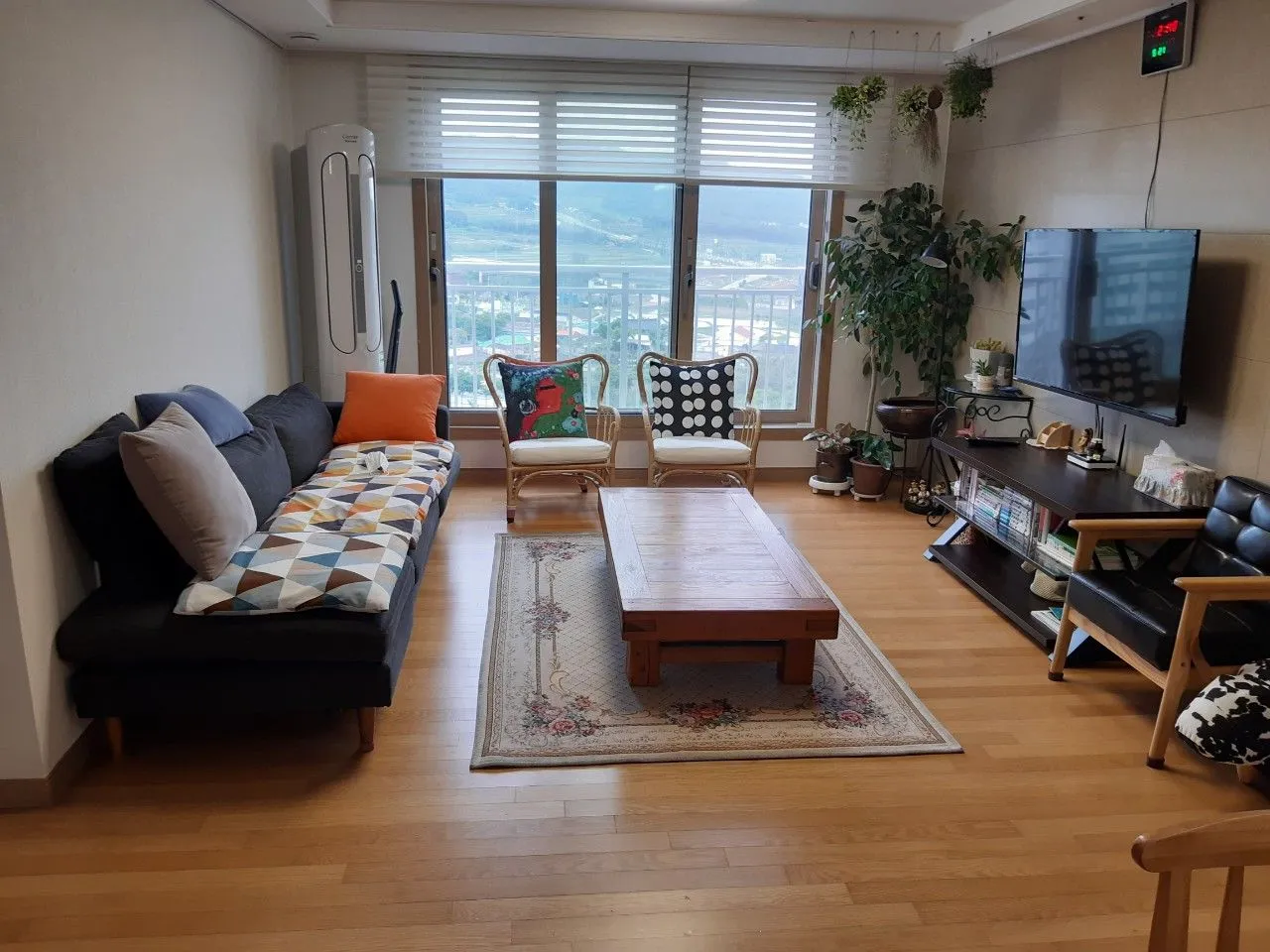 Jinhyeon-dong Three-Bedroom Apartment