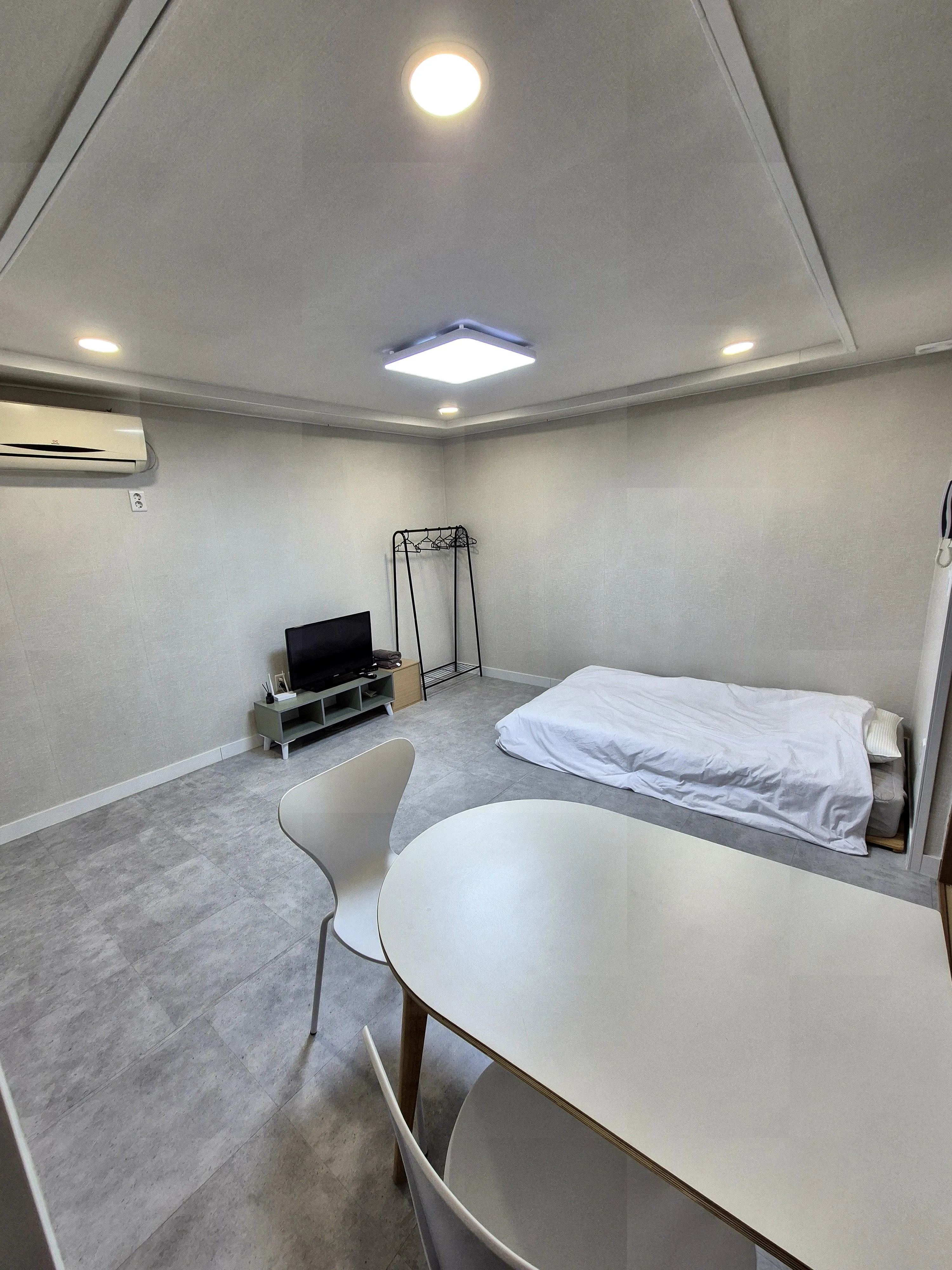 Daedo-dong Transit-Friendly One-Bedroom House