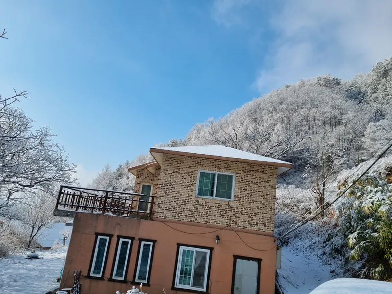 [Muju] A mud house in the forest on the slopes of Minjujisan Mountain 25