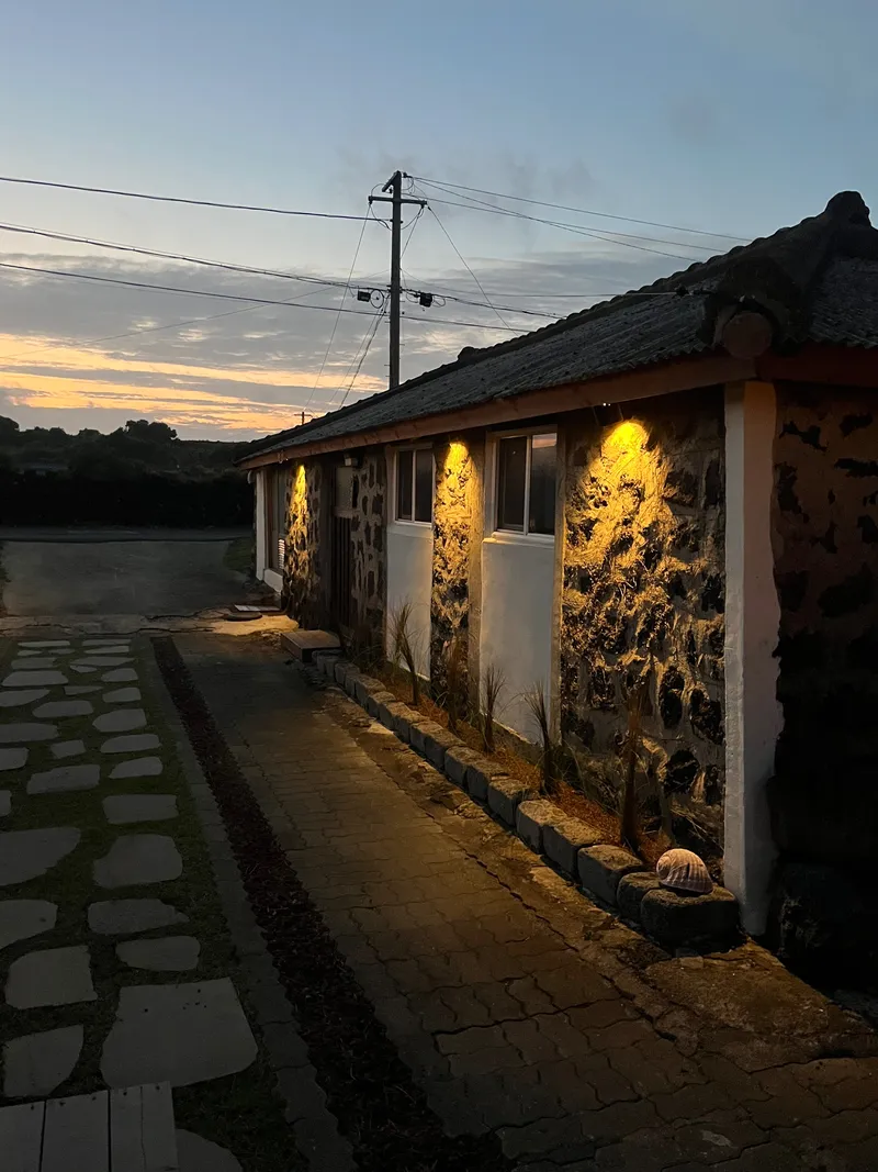 [Gujwa, Jeju] Use of 2 charming old houses with stone walls #5 people / Max 6 people #Private house #Yard 39