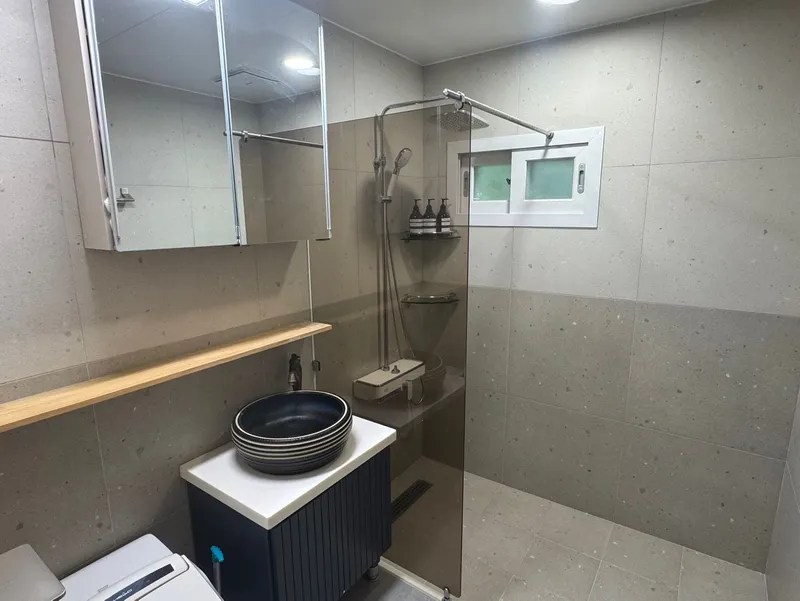 [Beophwan-dong, Seogwipo] 3 rooms (4 queen beds) / Private house / 15 minutes from Ole Market 17