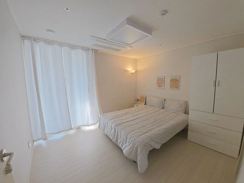 [Gangdong, Seoul] 25 pyeong 3-room apartment 1 minute from Godeok Gangil Station 2