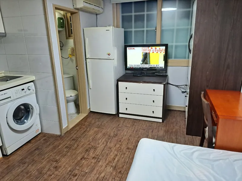 [Buk-gu, Busan] 1st floor, 7th floor, one-room apartment in Deokcheon-dong, 7 minutes from Sukdeung Station 2