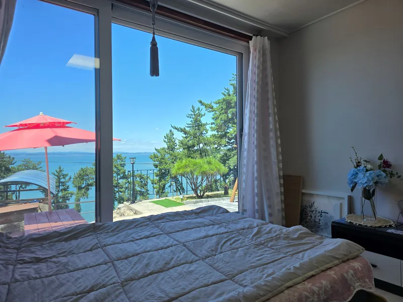 [Namhae] A place where you can take in the red sunset sky and blue sea at a glance 2