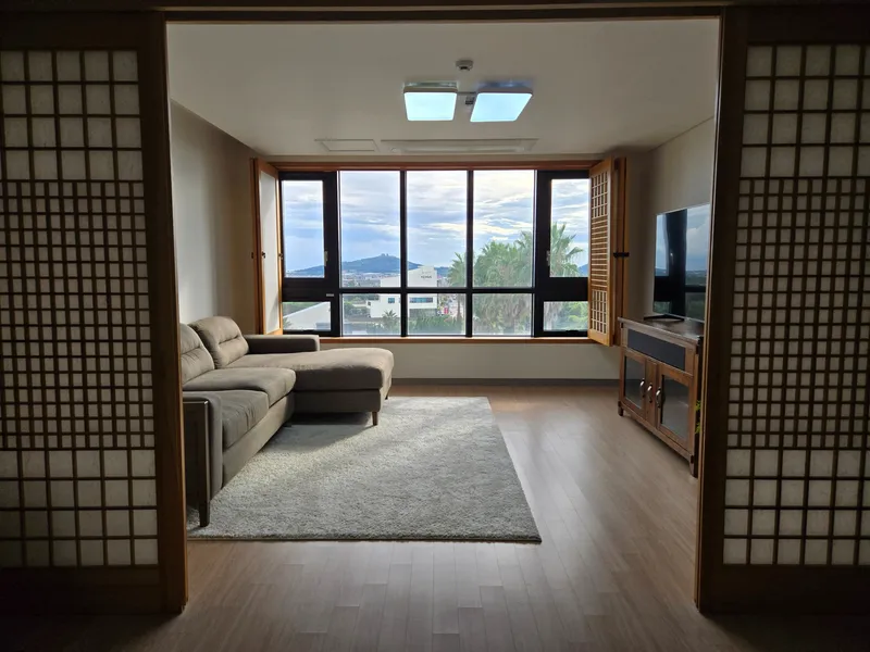[Daejeong, Seogwipo] English Education City/Gu-eok-ri Hanok-style Interior 32-pyeong Two-Room Apartment 39
