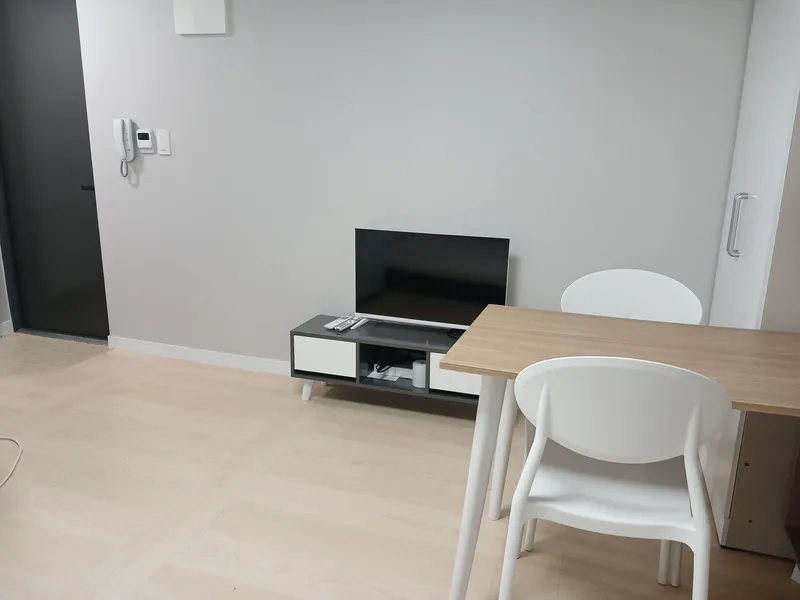 [Dong-gu, Gwangju] 3 minutes from Chungjang. ACC. Chonnam National University Hospital Yangnim 8
