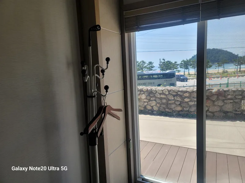 [Yangyang] Right in front of the beach, a seaside fishing village, Ondol one-room (1st floor, room 102) 11