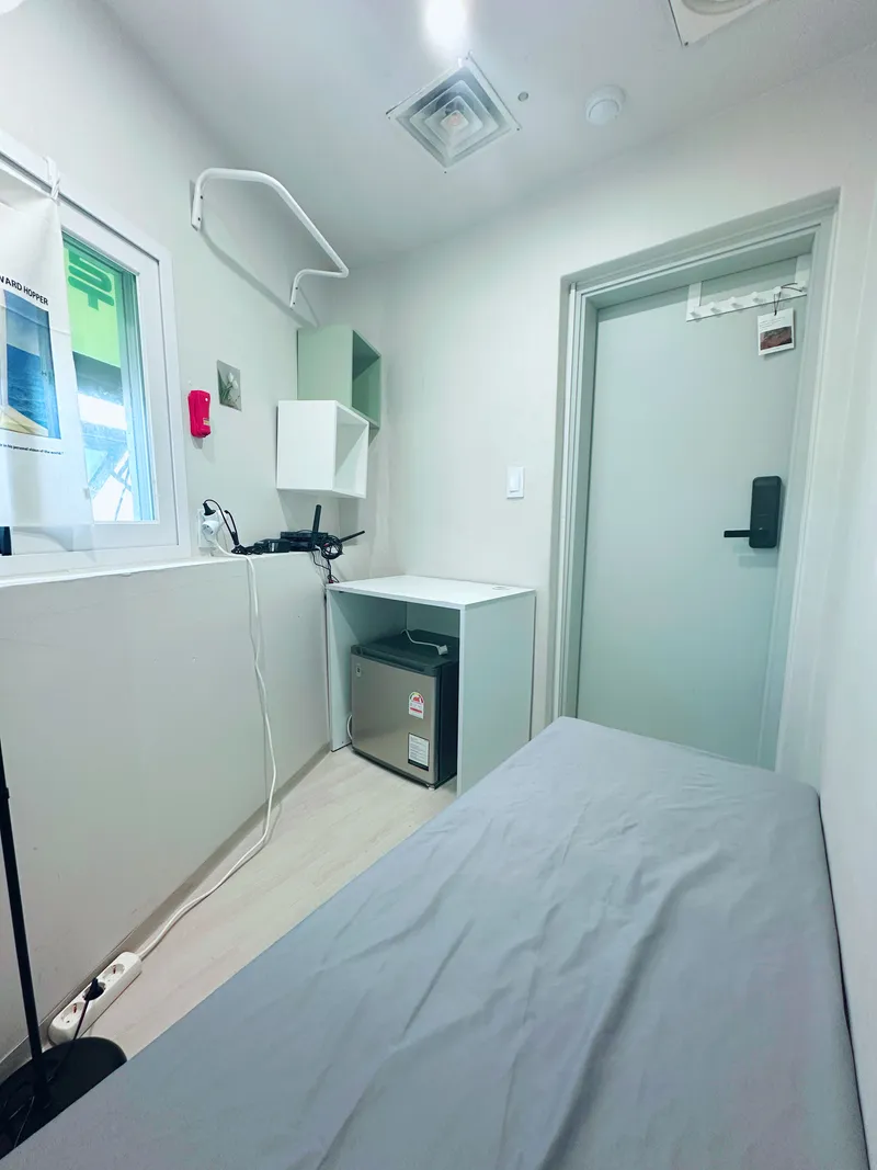 [Dongjak, Seoul] A clean, ultra-convenient, and conveniently located room with an elevator, just 10 seconds from Nodeul Station. 2