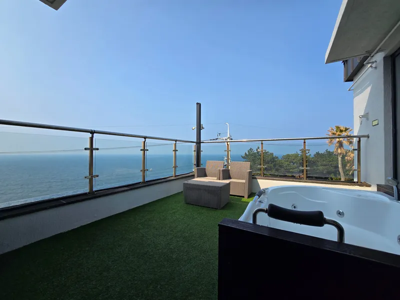 [Aewol, Jeju] Ocean view/Modern style separate two-room, terrace whirlpool spa. 3rd floor, E type 15
