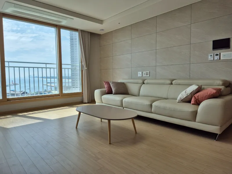 [Gangneung] 3 min walk to Sacheon sea #Sunrise view #Ocean view Newly built apartment 9th floor 9