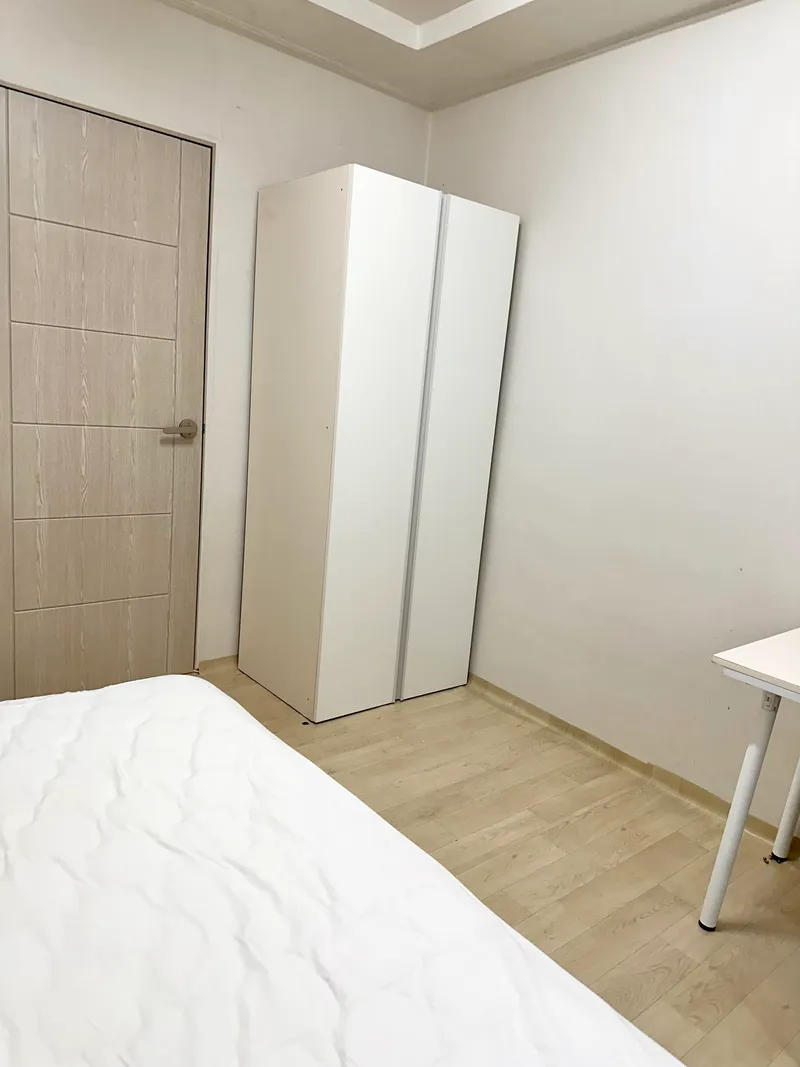 [Yongsan, Seoul] 2nd floor of a male-only share house in Itaewon, Hannam, with convenient transportation. 3