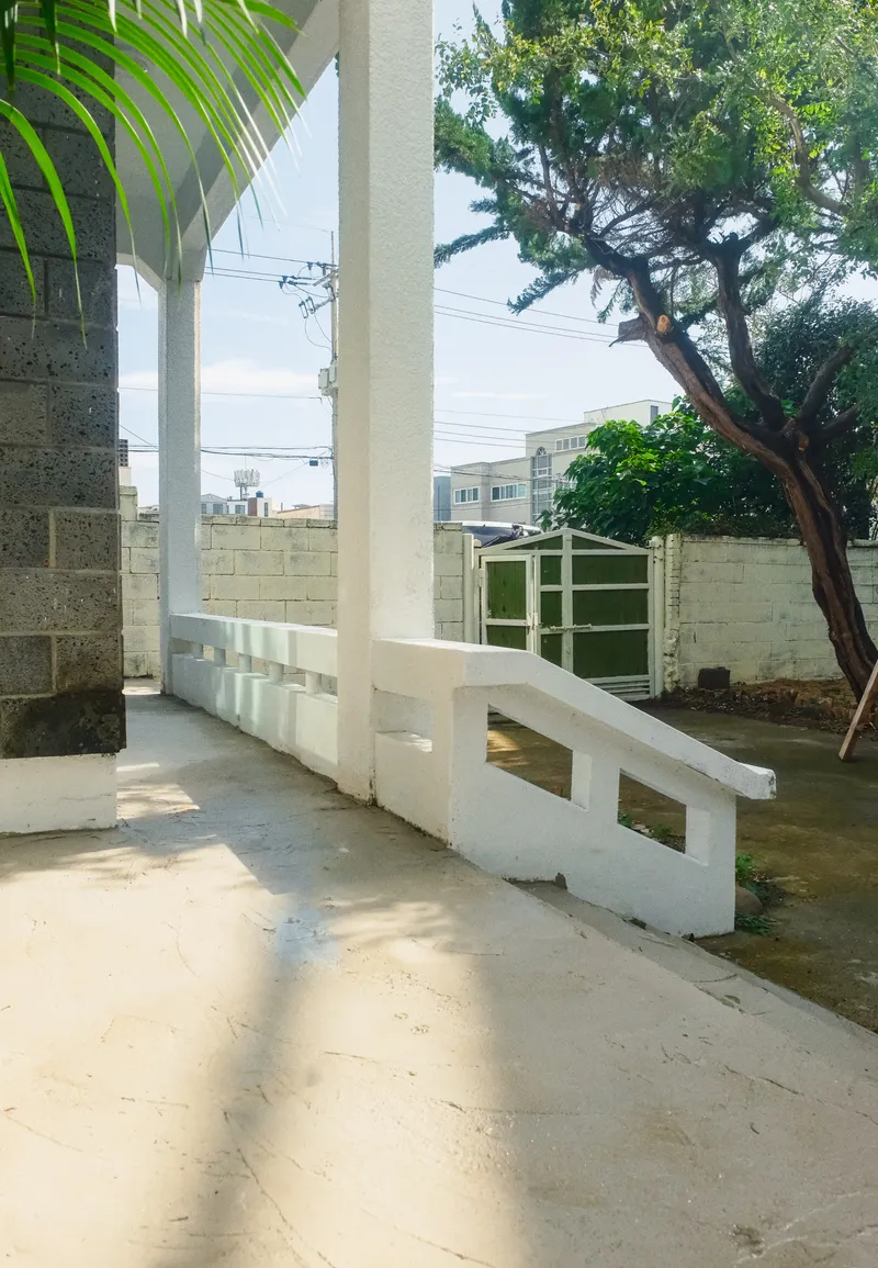 [Namwon, Seogwipo] 3-minute walk to the sea, convenience store, mart, and laundry room #Living for a month 21