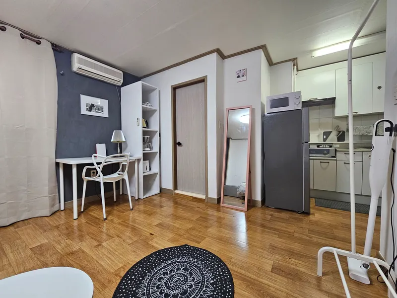 [Mapo, Seoul] Hongdae Exit 6 Fully Furnished Studio Officetel 403 4