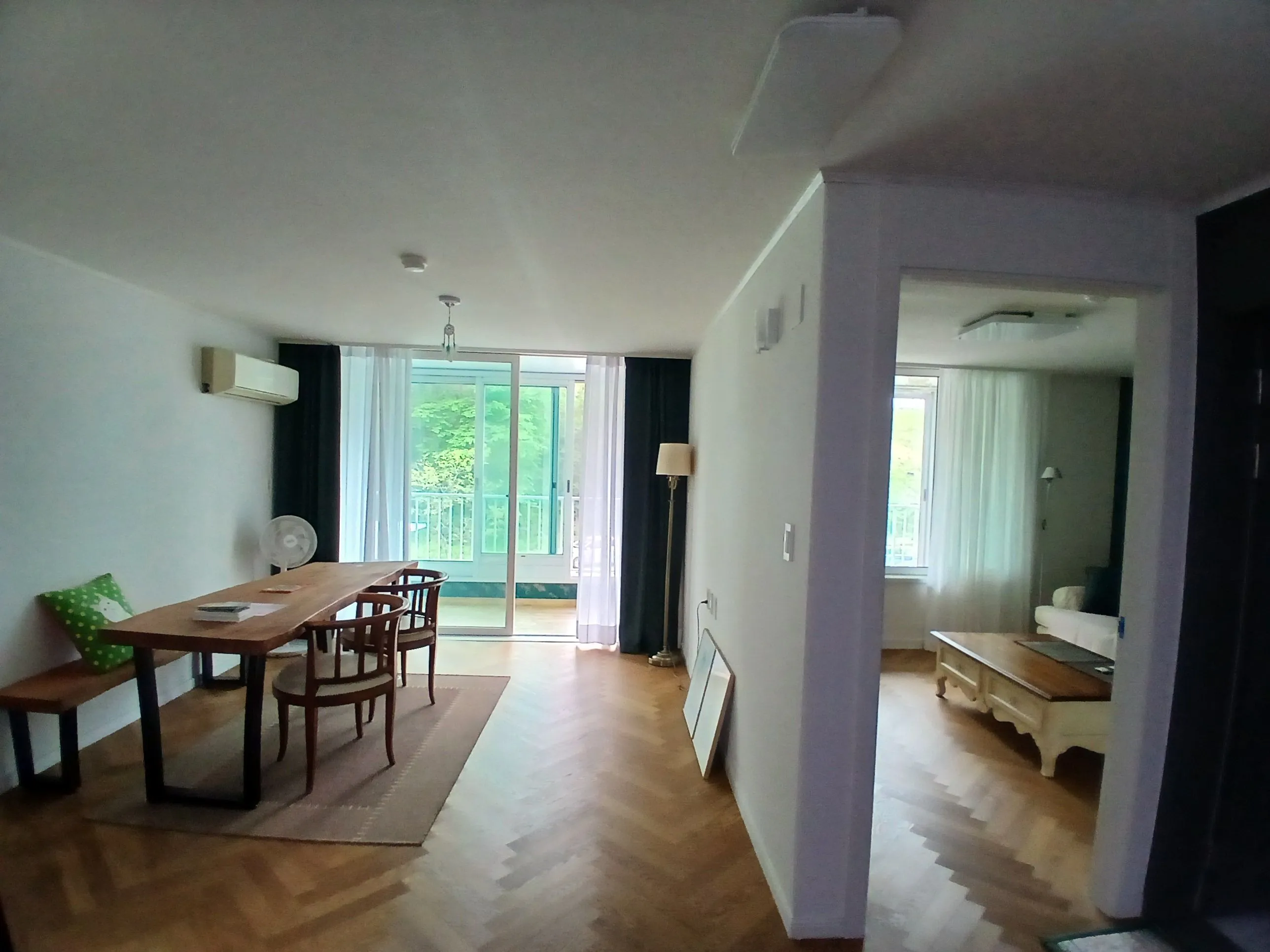 Jeo-dong Three-Bedroom Forest Apartment