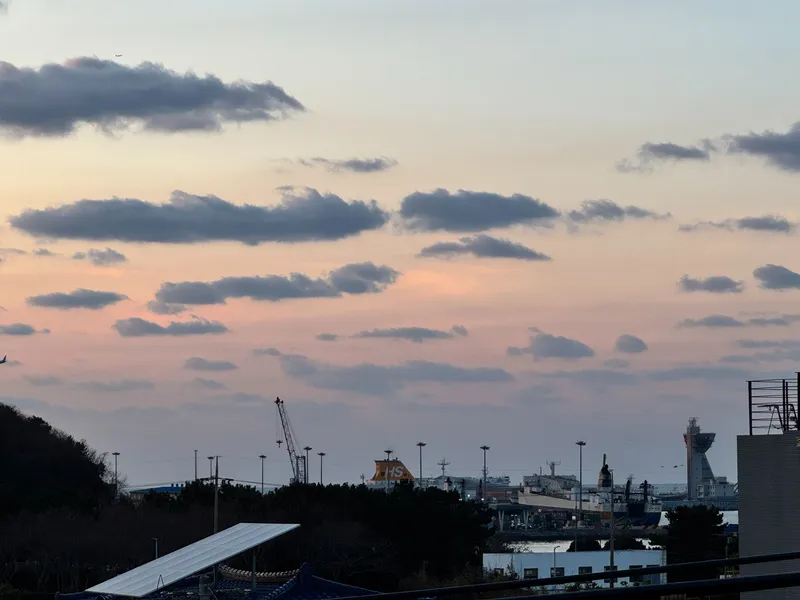 [Hwabuk 1-dong, Jeju] Jeju Port, Hwabuk Byeoldobong near the sea 52