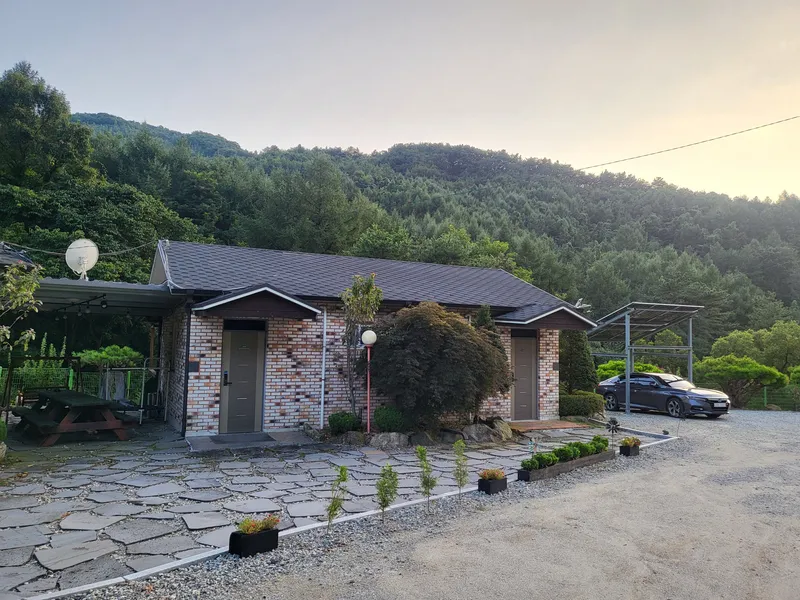 [충북 음성] 자작나무숲 계곡 테라스 원룸 12
