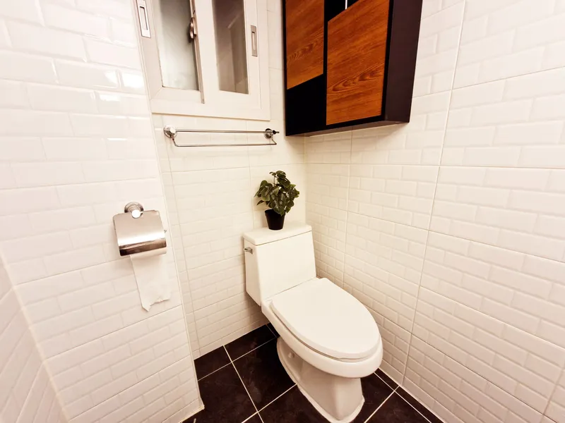 [Jongno, Seoul] 9 PM to Seoul National University Hospital / 3 minutes from Hyehwa Station / 70,000 KRW discount for move-in within 2 days / 50,000 KRW discount for move-in within 7 days / Large 10