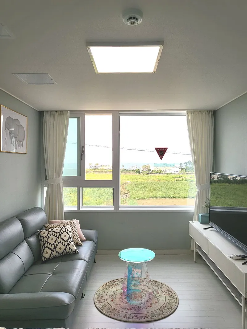[Aewol, Jeju] A detached townhouse with a jacuzzi overlooking the nearby sea, coastal road 1 9