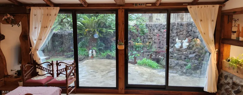 [Hangyeong, Jeju] "A Healing, Emotional Private House Where Time Stops" (Stone Wall Garden, Barbecue, Fireplace) 15