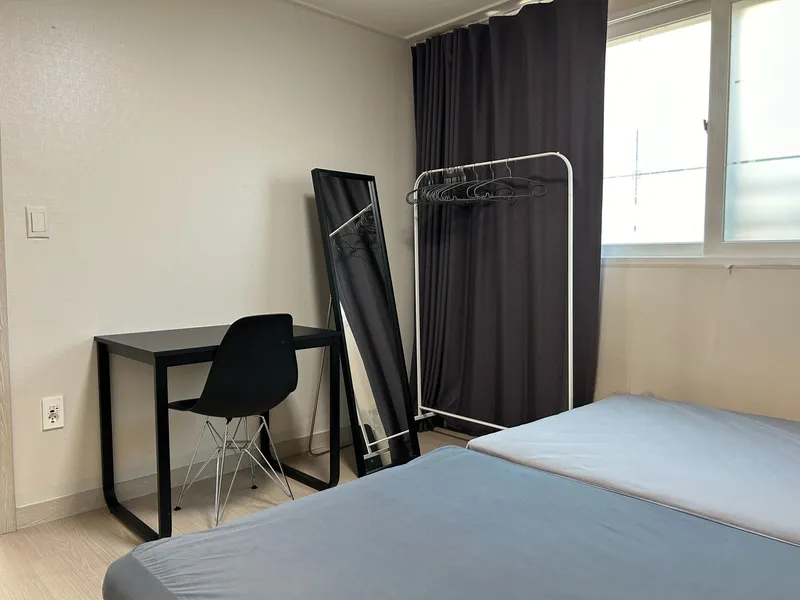 [Seodaemun, Seoul] 7-minute walk from Hongik University Station, three-room 4