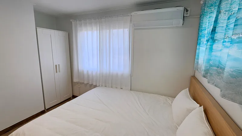 [Hallim, Jeju] Guideok Ocean View Jacuzzi Jeju Stone Wall Thatched House 4