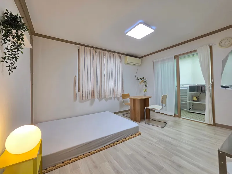 [Jeonju] Jeonbuk National University, 10-minute walk from the terminal, free parking, clean accommodation 202 12