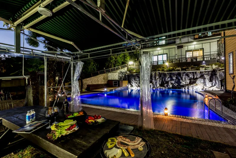 [Geoje] A resort pension on Gajodo Island, located midway between Geoje and Tongyeong. 14
